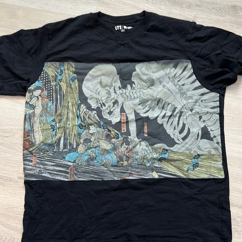 Black XL Uniqlo T-Shirt